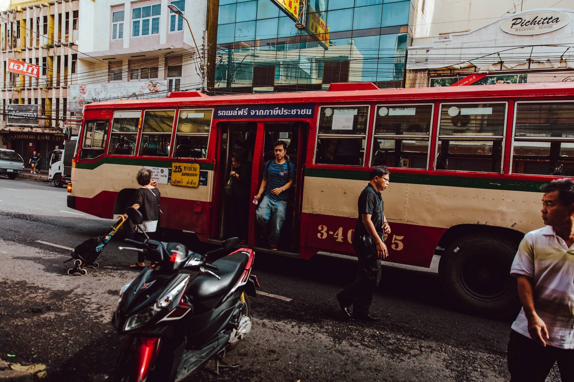 How to Get to Pattaya from Bangkok? 3 Bus in Thailand